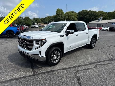 Used 2025 GMC Sierra 1500 SLT AWD/4WD image 4