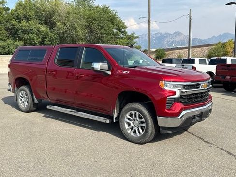 Used 2024 Chevrolet Silverado 1500 LT w/ Z71 Off-Road Package AWD/4WD image 8