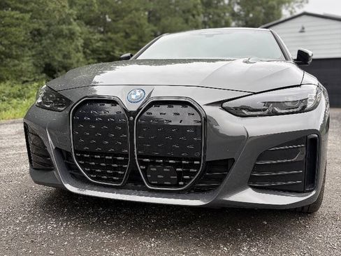 Used 2023 BMW i4 eDrive40 w/ M Sport Package RWD image 3