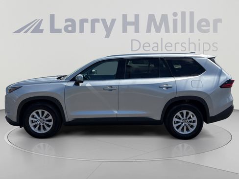 Used 2026 Toyota Grand Highlander AWD image 2