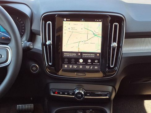 New 2026 Volvo XC40 B5 Plus w/ Climate Package AWD/4WD image 14