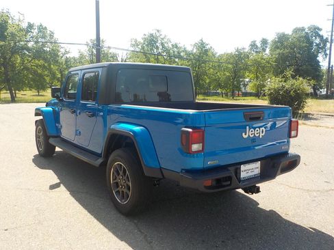 Used 2023 Jeep Gladiator Overland w/ Popular Equipment Package AWD/4WD image 6