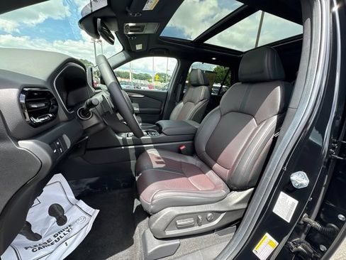 Used 2025 Honda Pilot Black Edition image 12