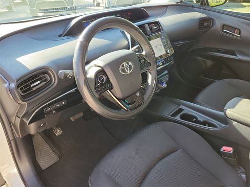 Used 2020 Toyota Prius LE w/ Carpet Mat Package image 15