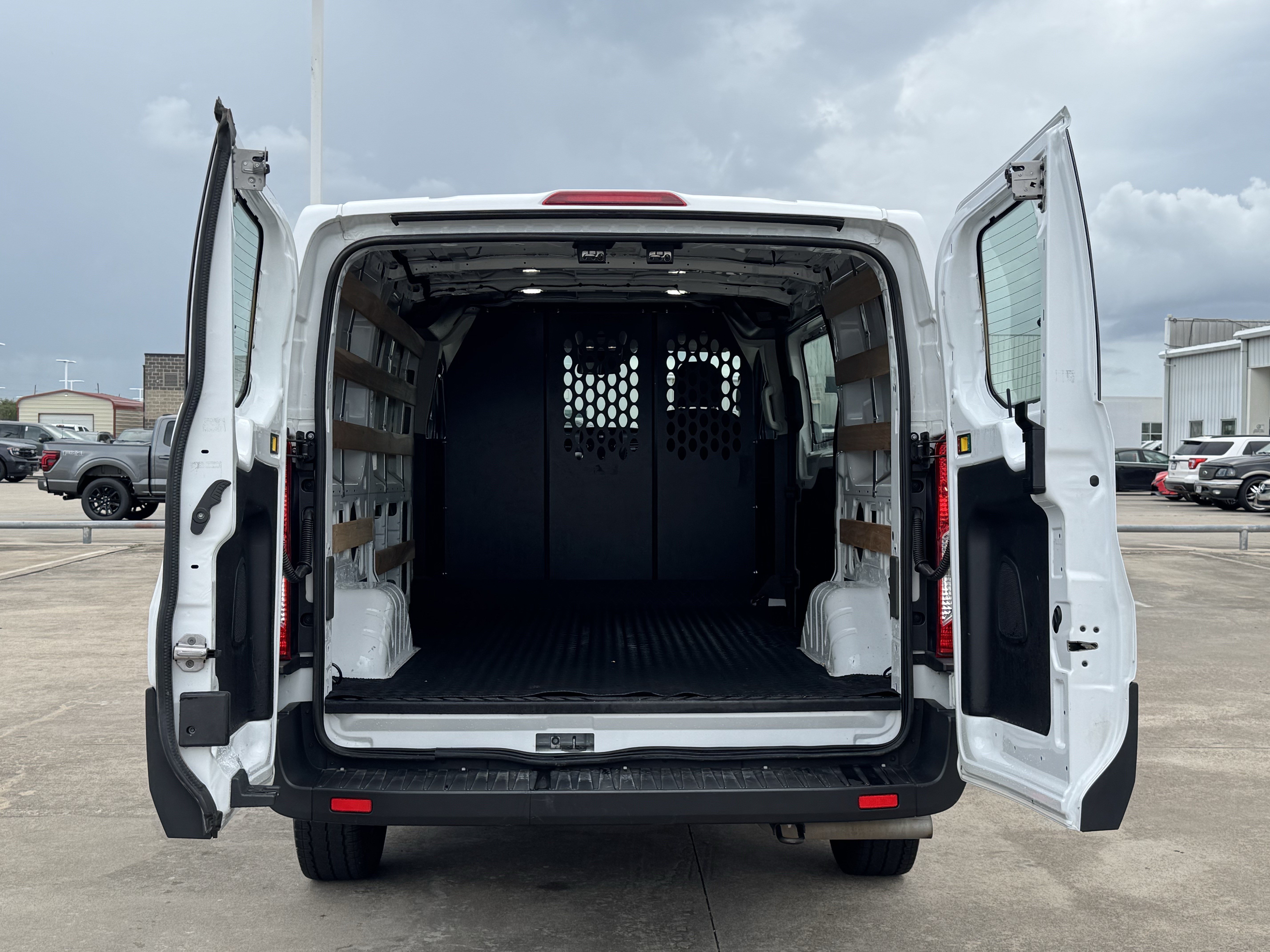 Used 2025 Ford Transit 250 Low Roof w/ Exterior Upgrade Package RWD image 25