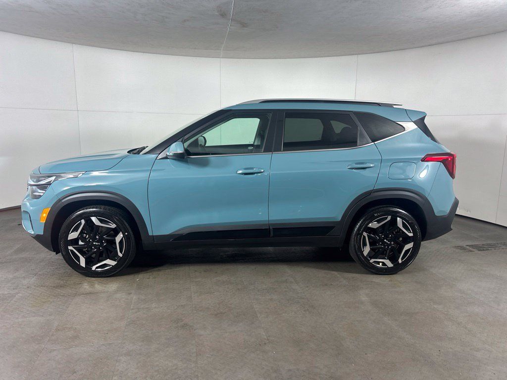 Used 2026 Kia Seltos SX w/ SX Sunroof Package AWD/4WD image 2