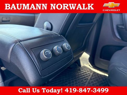 Used 2016 GMC Acadia SLE AWD/4WD image 18