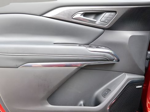 Used 2025 Chevrolet Traverse High Country w/ LPO, Floor Liner Package FWD image 9