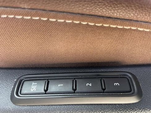 Used 2023 Volkswagen Atlas SEL AWD/4WD image 19