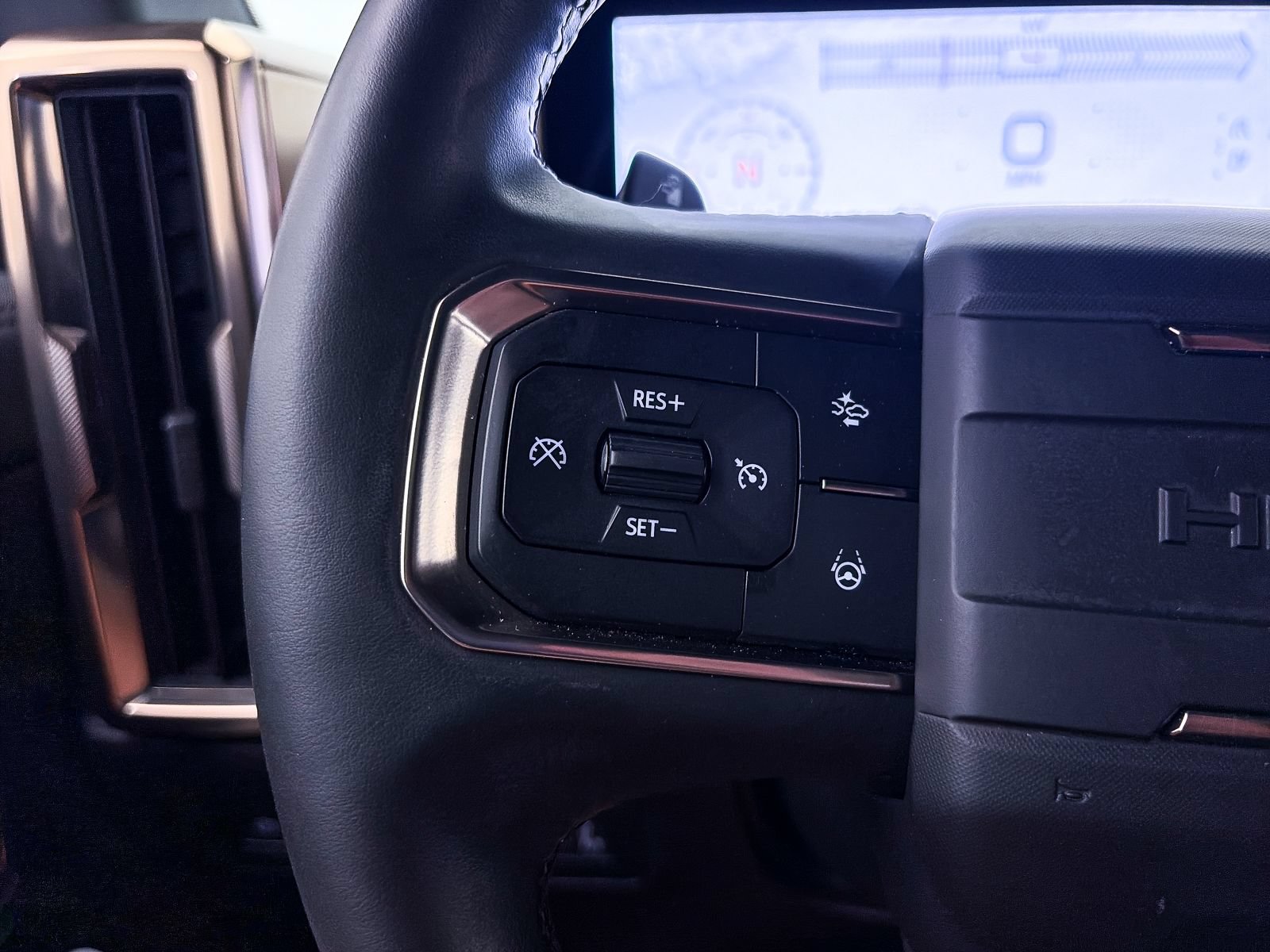 Used 2025 GMC Hummer EV 3X AWD/4WD image 32