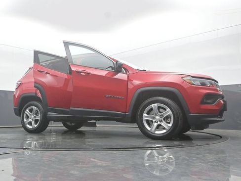 Used 2024 Jeep Compass Latitude AWD/4WD image 56