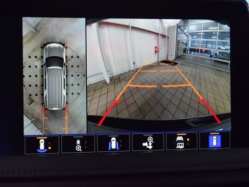 Used 2024 Chevrolet Suburban High Country image 54