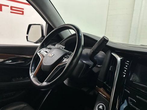 Used 2017 Cadillac Escalade ESV Luxury AWD/4WD image 59
