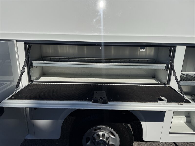 Used 2021 Chevrolet Express 3500 w/ Power Convenience Package RWD image 35