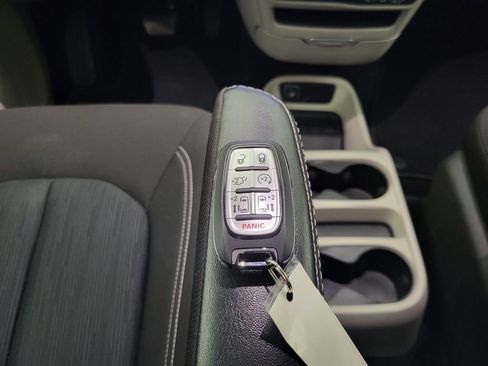 Used 2024 Chrysler Voyager LX FWD image 43
