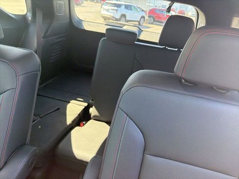 Used 2025 Chevrolet Traverse Z71 w/ Enhanced Driving Package image 9