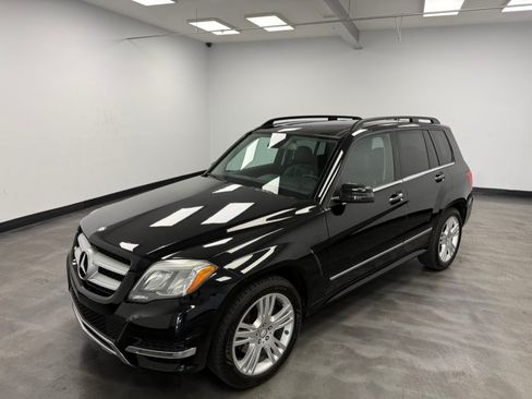 Used 2015 Mercedes-Benz GLK 350 4MATIC image 3