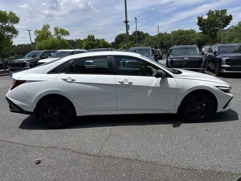 New 2026 Hyundai Elantra Sport FWD image 9