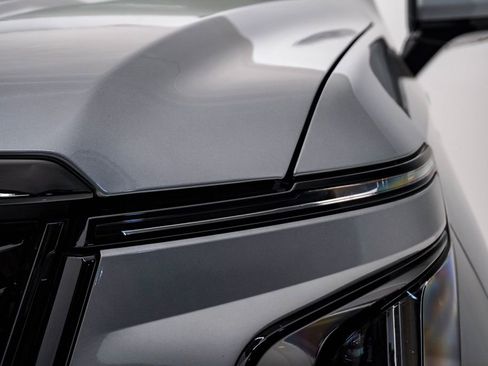 Used 2025 Cadillac Escalade Sport Platinum image 8