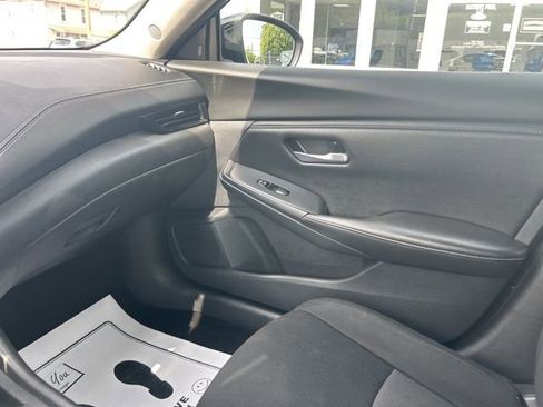 Used 2023 Nissan Sentra SV FWD image 25