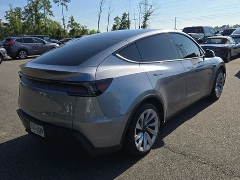 Used 2026 Tesla Model Y Long Range AWD/4WD image 2