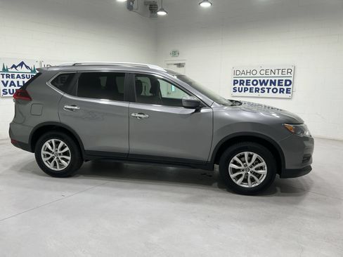 Used 2018 Nissan Rogue SV AWD/4WD image 9