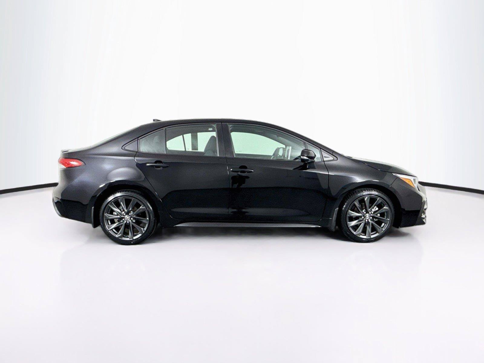 Certified 2025 Toyota Corolla SE w/ SE Premium Package FWD image 10