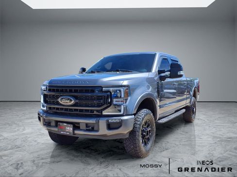Used 2022 Ford F350 Lariat w/ Tremor Off-Road Package AWD/4WD image 4