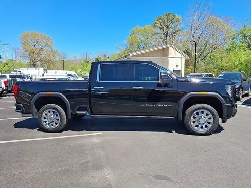 Used 2025 GMC Sierra 2500 Denali Ultimate AWD/4WD image 9