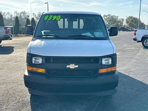Used 2017 Chevrolet Express 2500 image 2