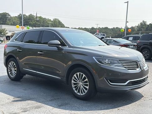 Used 2018 Lincoln MKX Select w/ Select Plus Package FWD image 28