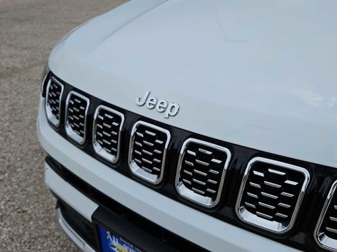 Used 2025 Jeep Compass Limited AWD/4WD image 13