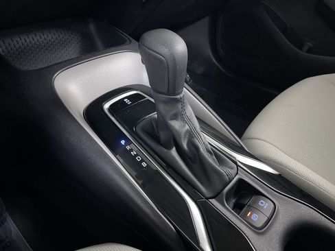 Used 2020 Toyota Corolla LE image 17