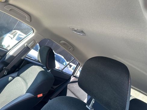 Used 2017 Subaru Crosstrek 2.0i Premium image 12