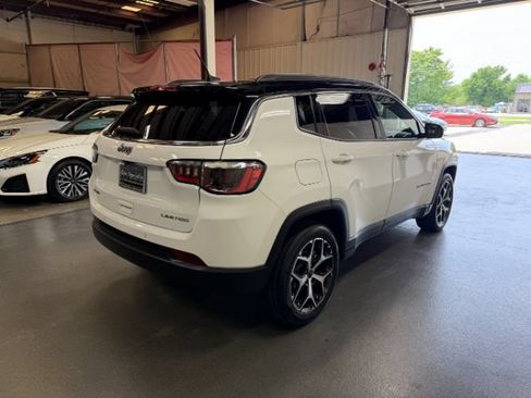 Used 2025 Jeep Compass Limited AWD/4WD image 5