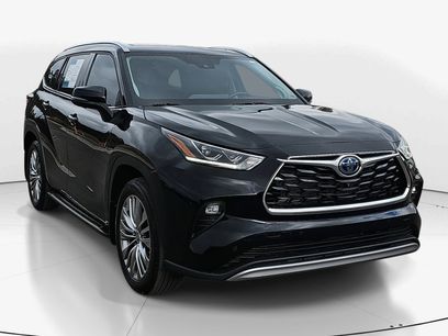 Used 2024 Toyota Highlander Platinum