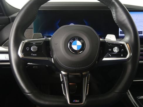 Used 2025 BMW 740i w/ Premium Package RWD image 20
