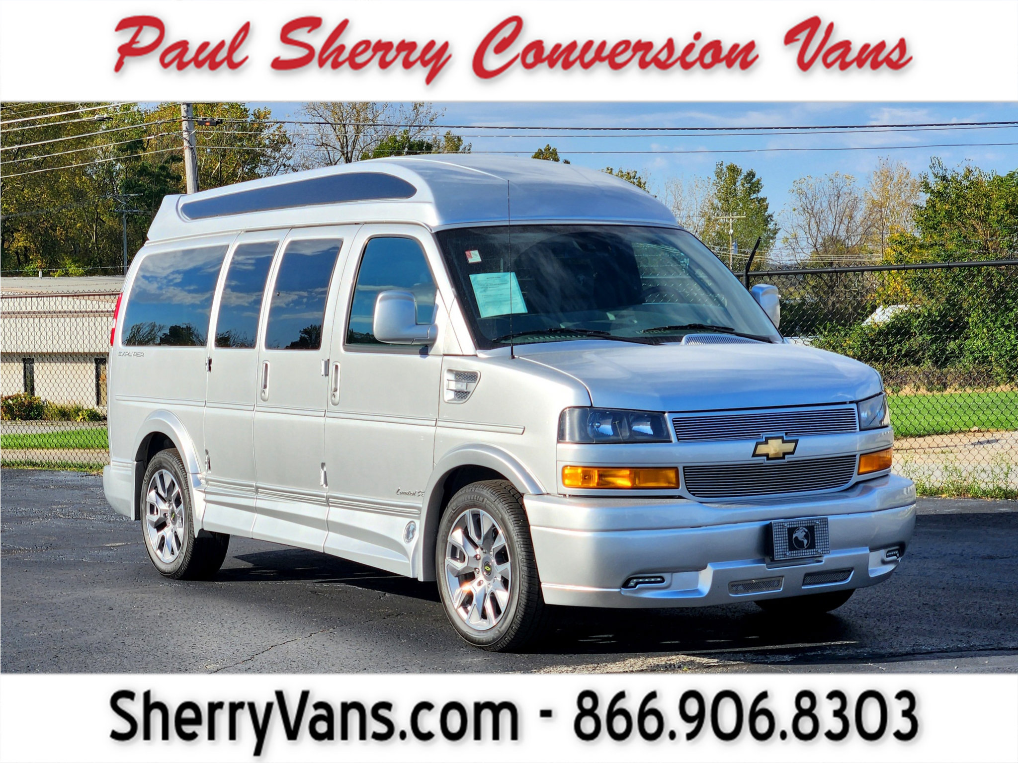 Used 2026 Chevrolet Express 2500 w/ Driver Convenience Package RWD image 1
