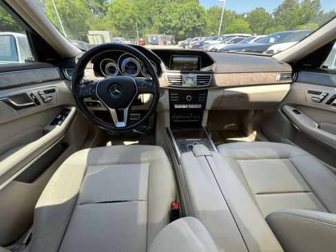 Used 2016 Mercedes-Benz E 350 Sedan image 2