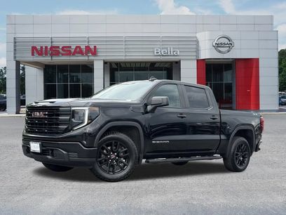 Used 2023 GMC Sierra 1500 Pro w/ Graphite Edition