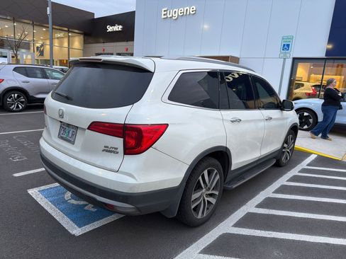 Used 2017 Honda Pilot Elite image 3