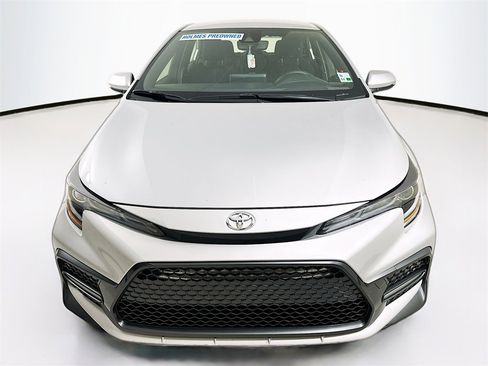 Used 2022 Toyota Corolla SE image 19