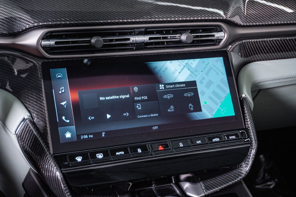 Used 2026 Aston Martin Vanquish Convertible RWD image 30