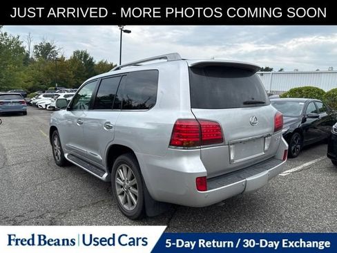 Used 2011 Lexus LX 570 4WD w/ Luxury Pkg image 6