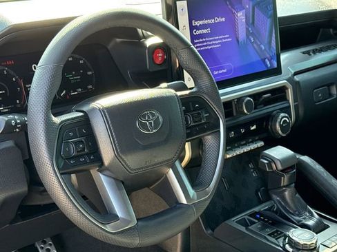 Used 2025 Toyota Tacoma TRD Sport AWD/4WD image 18