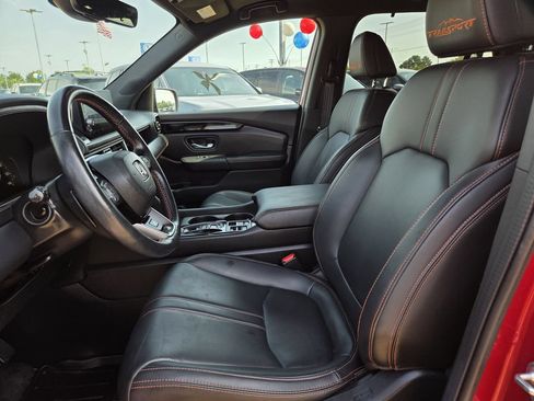 Used 2024 Honda Pilot TrailSport image 14