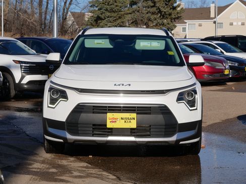 Certified 2023 Kia Niro EX image 2