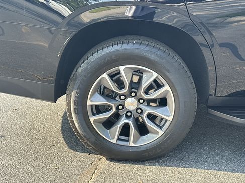 Certified 2024 Chevrolet Tahoe LT w/ LT Signature Plus Package RWD image 17