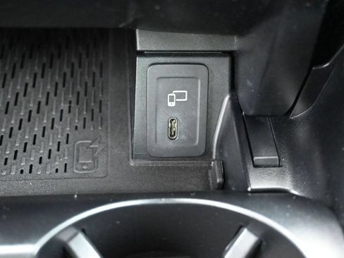 Used 2020 Mercedes-Benz GLC 300 4MATIC image 27