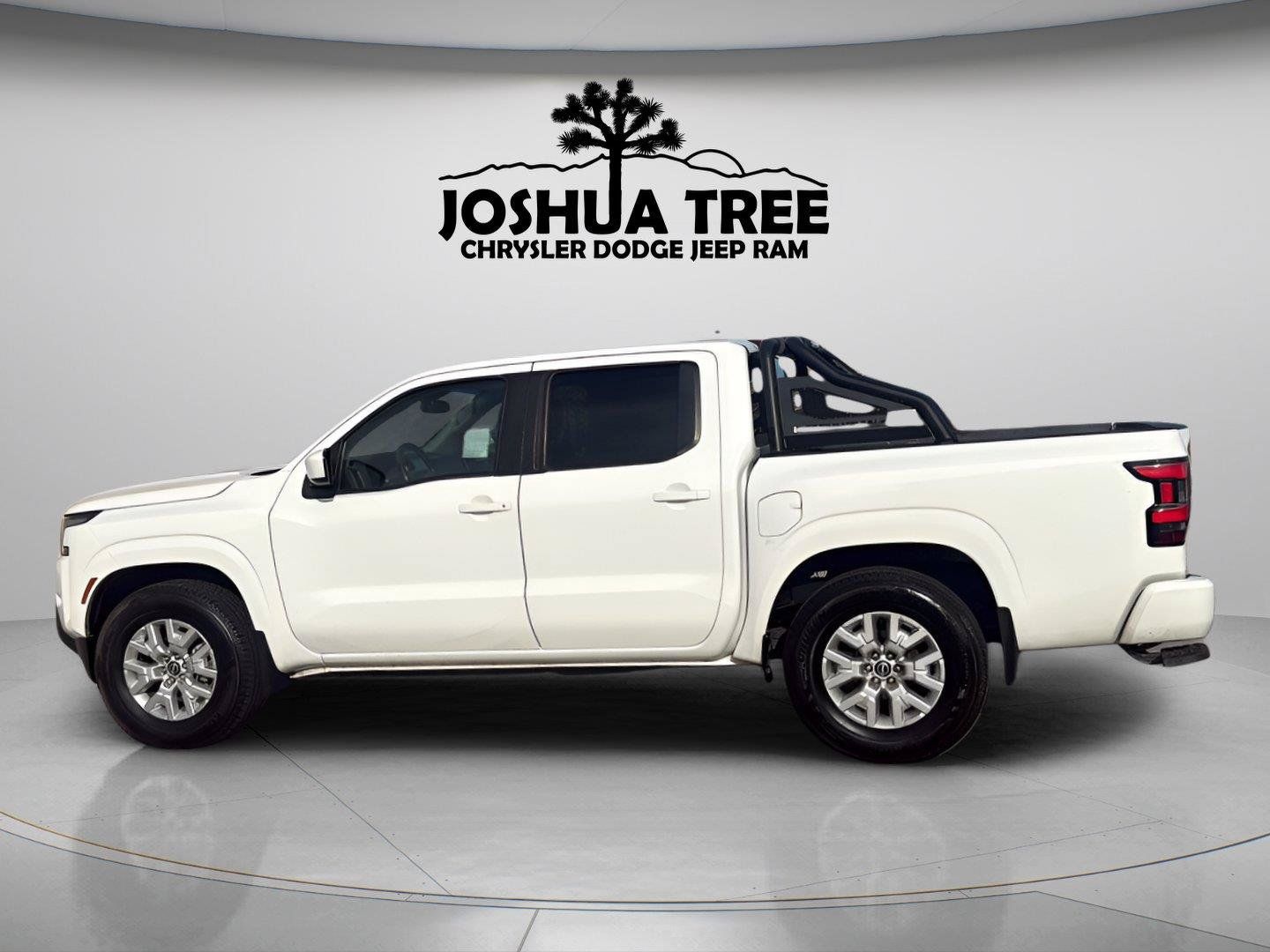Used 2022 Nissan Frontier SV w/ Technology Package RWD image 6